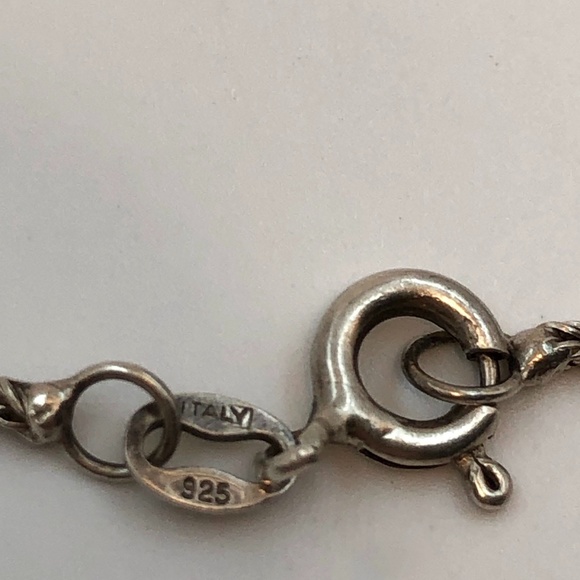 Retired Silpada Sterling Silver Hammered Pendant - Picture 7 of 8